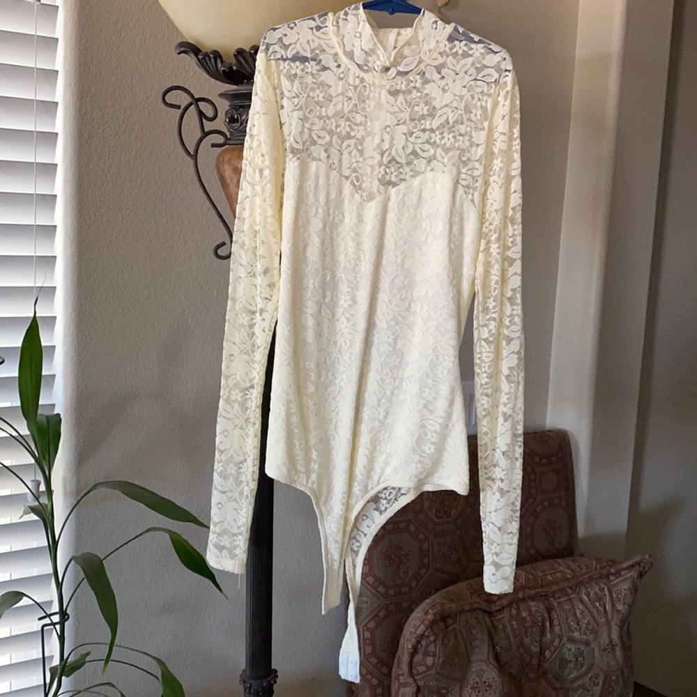 Guess long sleeve body suit only worn once